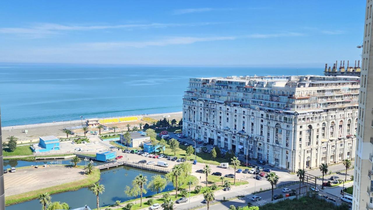 Watching The Sea Apartment Batumi Eksteriør bilde